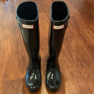 Shiny black TALL Hunter rain boots